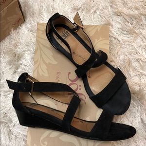 Sofft Innis wedge sandal. Black suede. Sz 7.5
